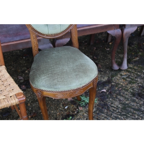 70 - QUANTITY OF VINTAGE CHAIRS x9