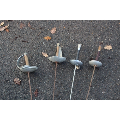 360 - QUANTITY OF FENCING FOILS AND MASK