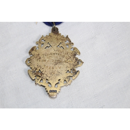 567 - SILVER & ENAMEL MASONIC BUFFALO MEDAL/JEWEL, BIRMINGHAM 1920, 1925-26 INSCRIPTION, 32 GRAMS INC RIBB... 