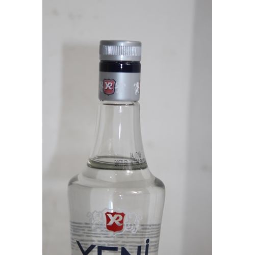 495 - BOXED BOTTLES OF MENDIS AND YENI RAKI
