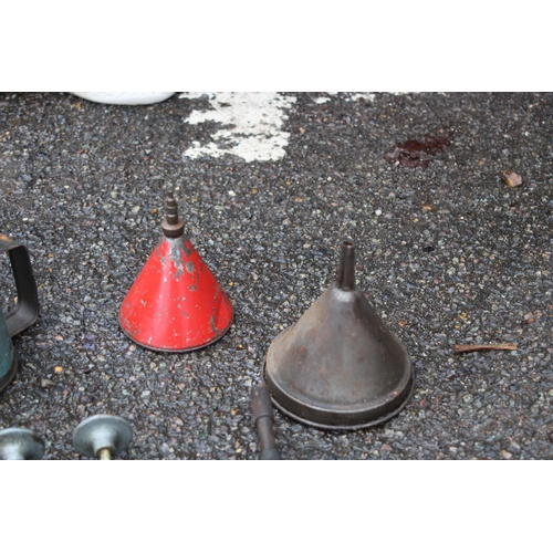 789 - QUANTITY OF INTERESTING AUTOMOBILE EPHEMERA