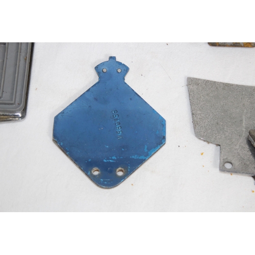 791 - QUANTITY OF VINTAGE AUTOMOBILE BADGES x6