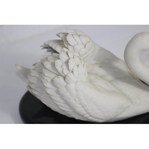 240 - FRANKLIN MINT ROYAL SWAN FIGURE 
30 X 17CM