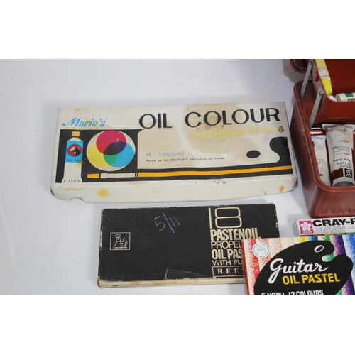 454 - QUANTITY OF ART MATERIAL