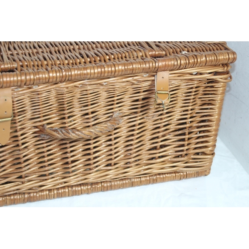 457 - WICKET PICNIC BASKET AND CONTENTS 
36 X 53 X 26CM