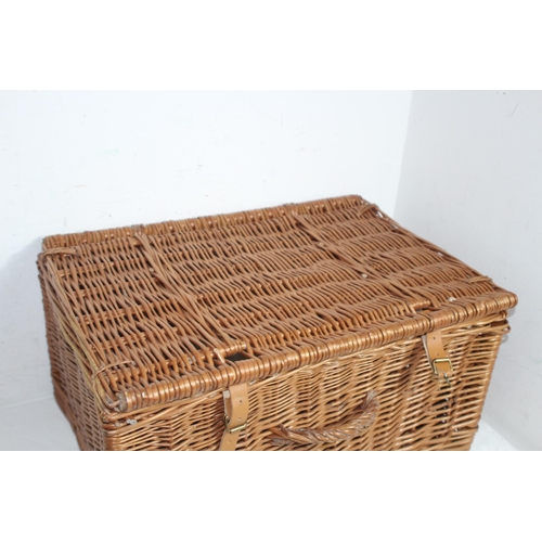 457 - WICKET PICNIC BASKET AND CONTENTS 
36 X 53 X 26CM