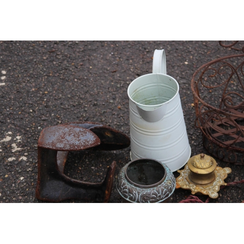 471 - QUANTITY OF METALWARE