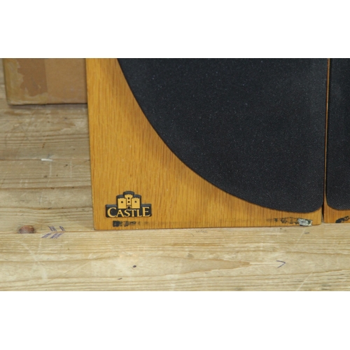 557 - PAIR OF BOXED CASTLES SPEAKERS