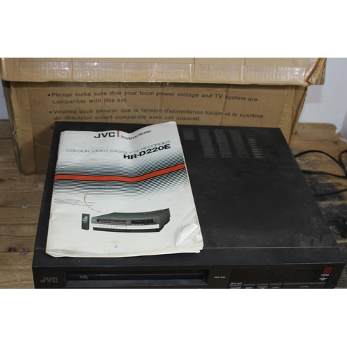 558 - VINTAGE JVC CASSETTE RECORDER