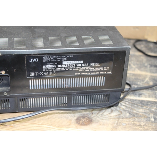 558 - VINTAGE JVC CASSETTE RECORDER