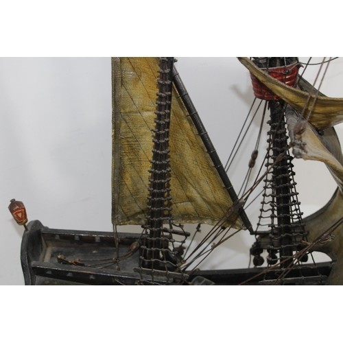 460 - LARGE VINTAGE MODEL OF A WOOD AND CANVAS GALLEON
70 X 75CM