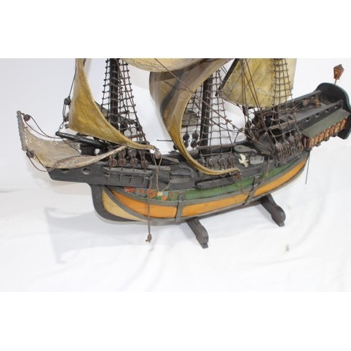 460 - LARGE VINTAGE MODEL OF A WOOD AND CANVAS GALLEON
70 X 75CM