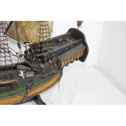 460 - LARGE VINTAGE MODEL OF A WOOD AND CANVAS GALLEON
70 X 75CM
