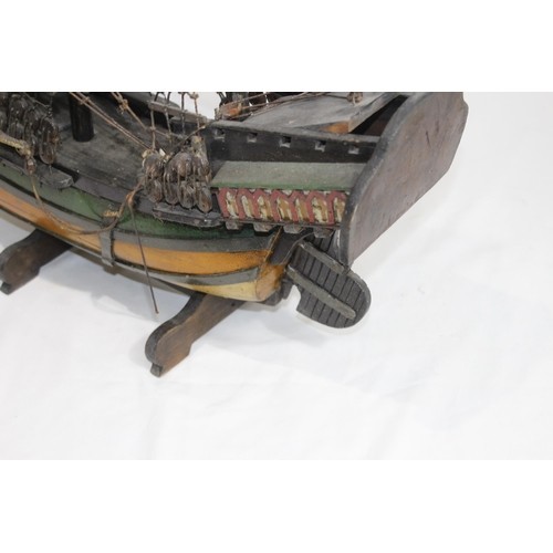460 - LARGE VINTAGE MODEL OF A WOOD AND CANVAS GALLEON
70 X 75CM