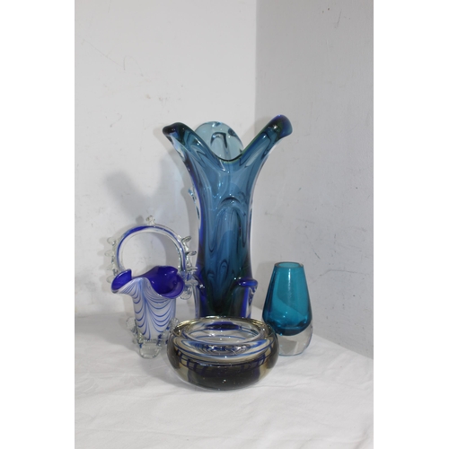 636 - FOUR BLUE ART GLASS PIECES 
32CM