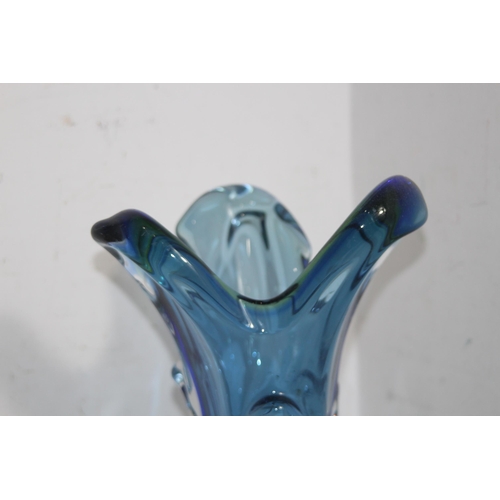 636 - FOUR BLUE ART GLASS PIECES 
32CM