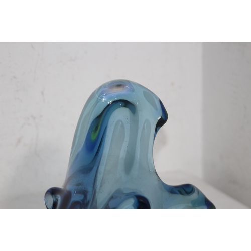 636 - FOUR BLUE ART GLASS PIECES 
32CM