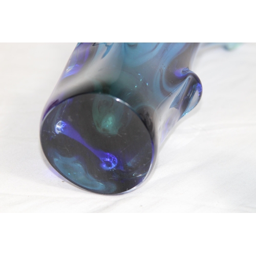 636 - FOUR BLUE ART GLASS PIECES 
32CM