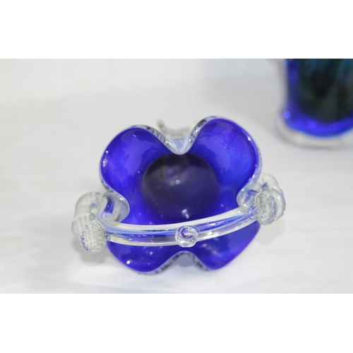 636 - FOUR BLUE ART GLASS PIECES 
32CM