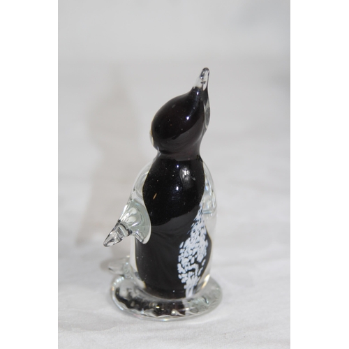 639 - QUANTITY OF ART GLASS ANIMALS 
29CM