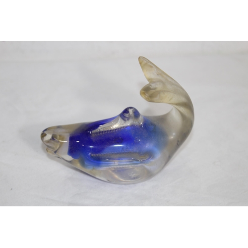 639 - QUANTITY OF ART GLASS ANIMALS 
29CM