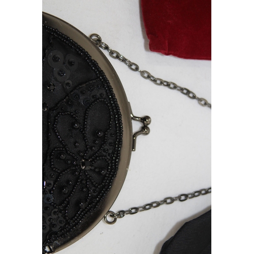 473 - QUANTITY OF VINTAGE BAGS x4