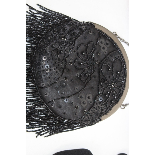 473 - QUANTITY OF VINTAGE BAGS x4