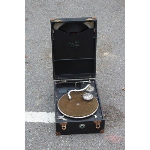 561 - VINTAGE MAYFAIR DELUXE MODEL GRAMMOPHONE