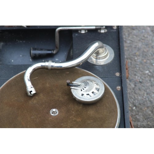 561 - VINTAGE MAYFAIR DELUXE MODEL GRAMMOPHONE