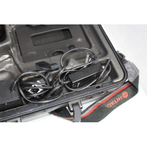 560 - HITACHI VHS MOVIE SATICON VM200 - E CAMCORDER AND ACCESSORIES IN CASE