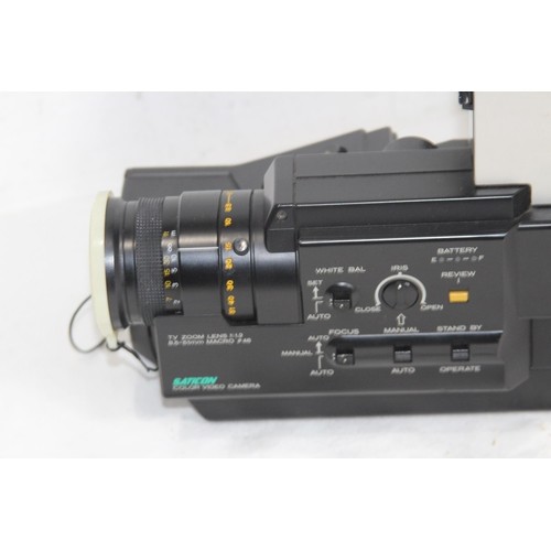 560 - HITACHI VHS MOVIE SATICON VM200 - E CAMCORDER AND ACCESSORIES IN CASE