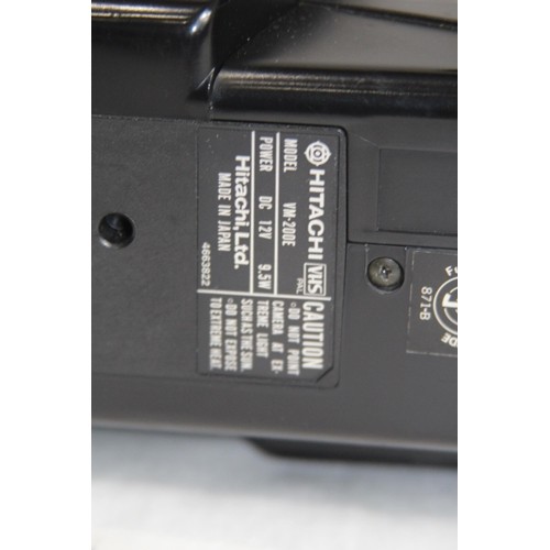 560 - HITACHI VHS MOVIE SATICON VM200 - E CAMCORDER AND ACCESSORIES IN CASE