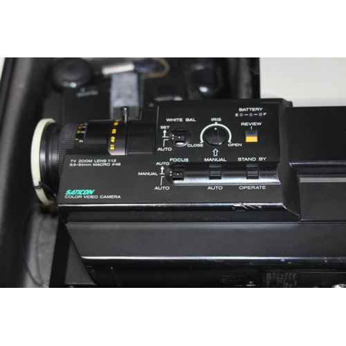 560 - HITACHI VHS MOVIE SATICON VM200 - E CAMCORDER AND ACCESSORIES IN CASE