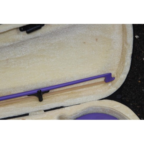 559 - CASED ELECTRIC VIOLIN