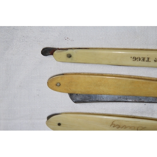 722 - QUANTITY OF VINTAGE CUT THROAT RAZORS