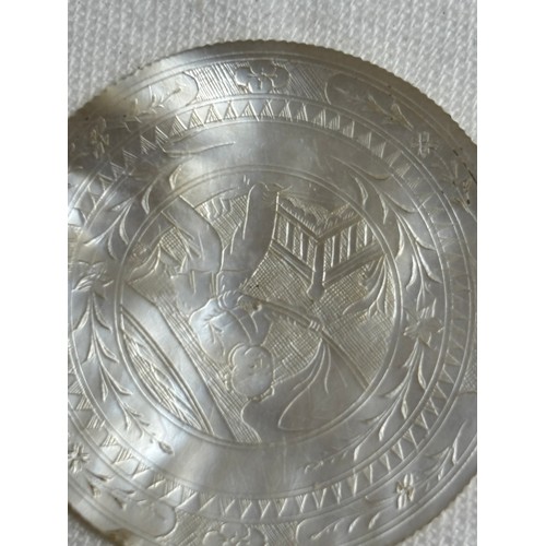 770 - 19TH CENTURY MOTHER OF PEARL GAMING COUNTER