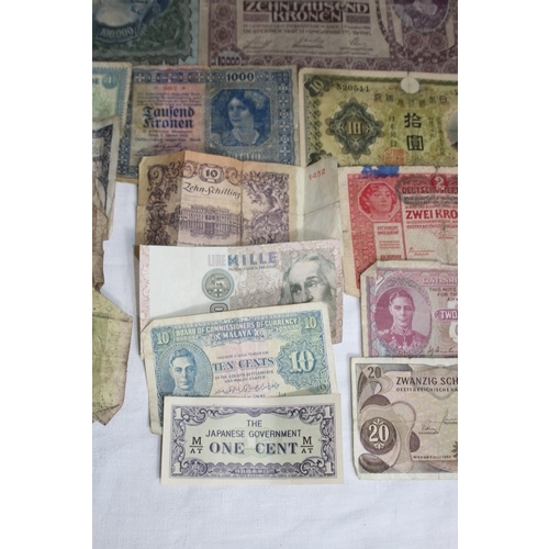 809 - SELECTION OF ANTIQUE AND VINTAGE WORLD BANKNOTES