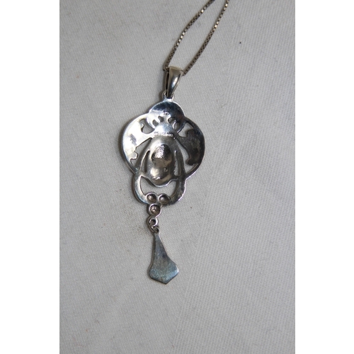 867 - LOVELY ART NOUVEAU DESIGN STERLING SILVER PENDANT NECKLACE