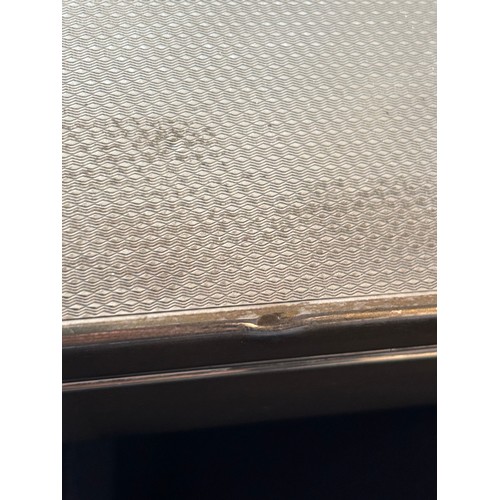 901 - SILVER CIGAR BOX AND CONTENTS - LONDON 1929 - WILLIAM COMYNS 
23 X 16 X 4CM