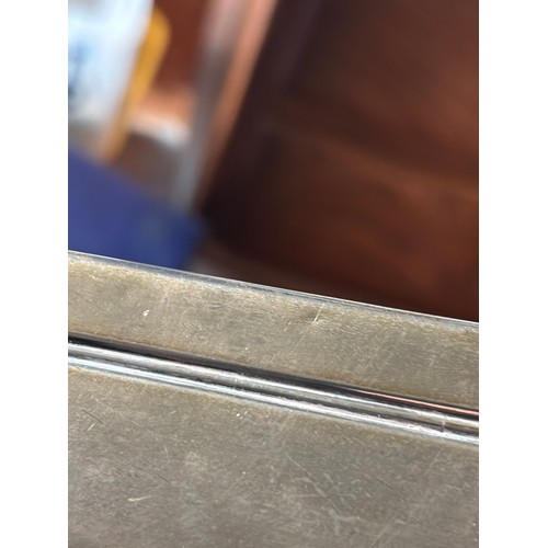 901 - SILVER CIGAR BOX AND CONTENTS - LONDON 1929 - WILLIAM COMYNS 
23 X 16 X 4CM