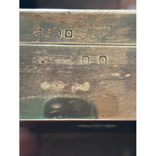 901 - SILVER CIGAR BOX AND CONTENTS - LONDON 1929 - WILLIAM COMYNS 
23 X 16 X 4CM