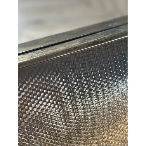 901 - SILVER CIGAR BOX AND CONTENTS - LONDON 1929 - WILLIAM COMYNS 
23 X 16 X 4CM