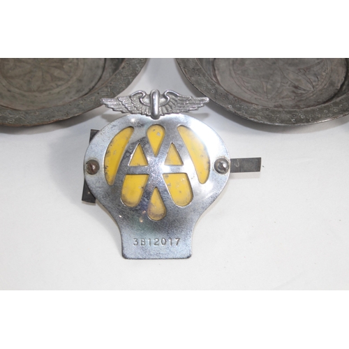QUANTITY OF INTERESTING ITEMS INCLUDING VINTAGE AA BADGE