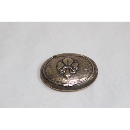 Lot 1076      