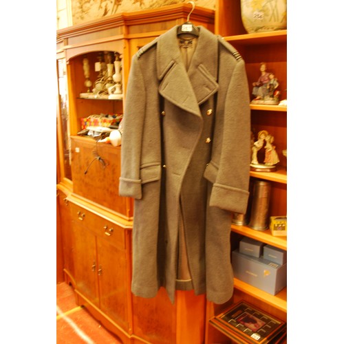 267 - WW2 RAF Original Crombie Long Coat
Looks to be large size.