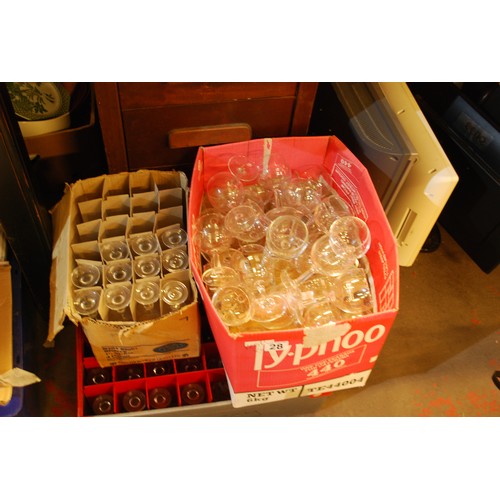 28 - Mixed Lot Of Pub Glassware.