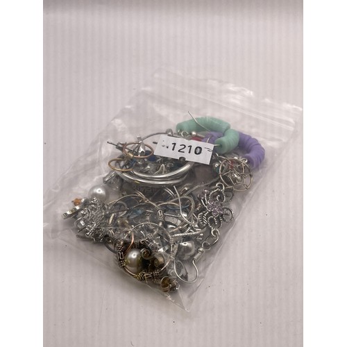 108 - Small Bag Of White Metal Jewellery.