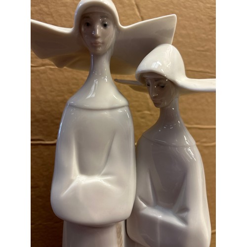 280 - Lladro Nun Figure , Standing @ 14