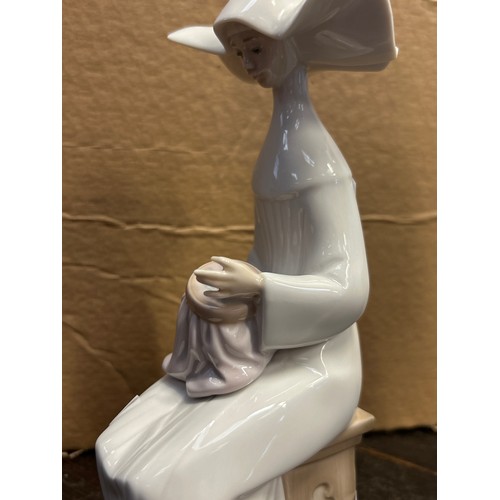 281 - Lladro Nun Figure , Standing @ 8