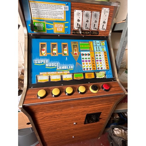 500 - Bell Fruit 1970s Super Nudge Gambler Fruit Machine In Working Order. With Keys.